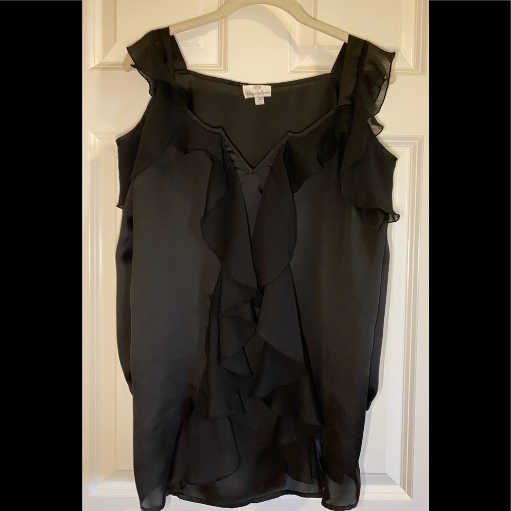 Hot in Hollywood cold shoulder blouse.